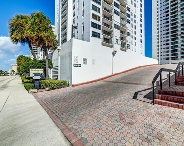 2401 S Ocean Dr - Photo Thumbnail 47