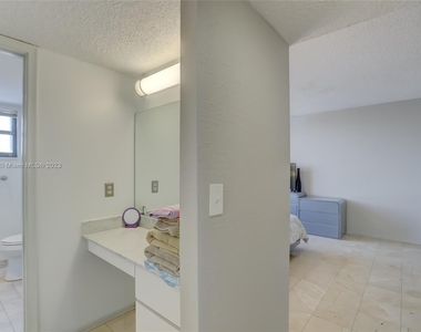 2401 S Ocean Dr - Photo Thumbnail 24