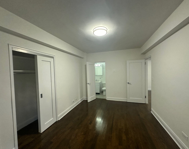 219 East 69th Street - Photo Thumbnail 10