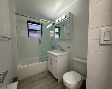 219 East 69th Street - Photo Thumbnail 12