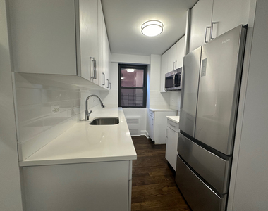 219 East 69th Street - Photo Thumbnail 4