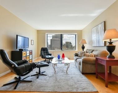 65 E India Row - Photo Thumbnail 1