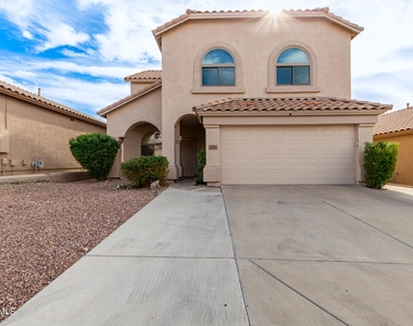 6333 W Desert Hollow Drive - Photo Thumbnail 4