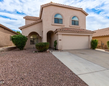 6333 W Desert Hollow Drive - Photo Thumbnail 3