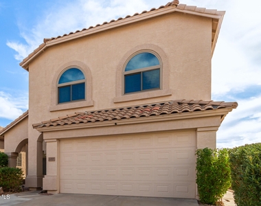 6333 W Desert Hollow Drive - Photo Thumbnail 5