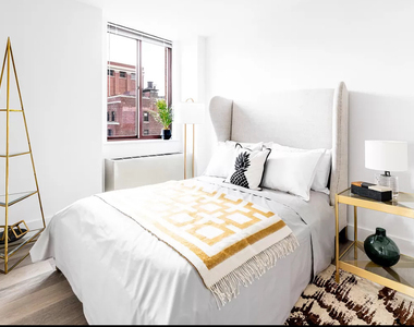 444 West 35th Street - Photo Thumbnail 2