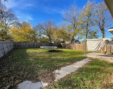 2612 Texas Street - Photo Thumbnail 14