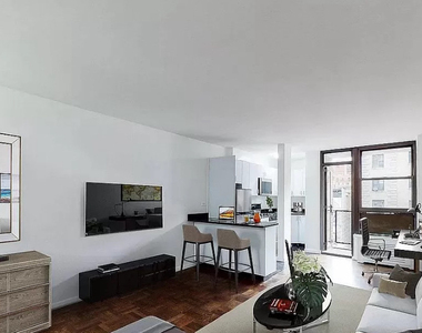 165 East 35th Street - Photo Thumbnail 1