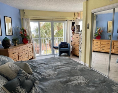 16400 Gulf Boulevard - Photo Thumbnail 5