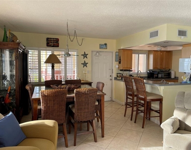 16400 Gulf Boulevard - Photo Thumbnail 13