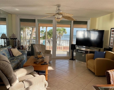 16400 Gulf Boulevard - Photo Thumbnail 9