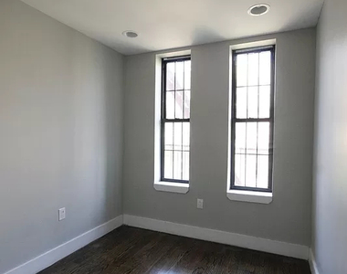 1719 Gates Avenue - Photo Thumbnail 3