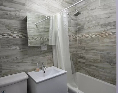 1719 Gates Avenue - Photo Thumbnail 7