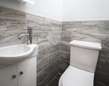 1719 Gates Avenue - Photo Thumbnail 8