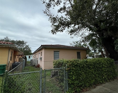 2652 Sw 23rd Ave - Photo Thumbnail 0