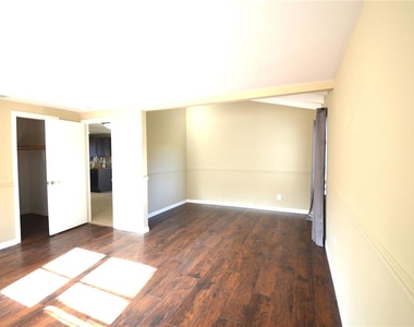 6319 Georgia Avenue - Photo Thumbnail 9