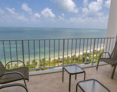 881 Ocean Dr - Photo Thumbnail 3