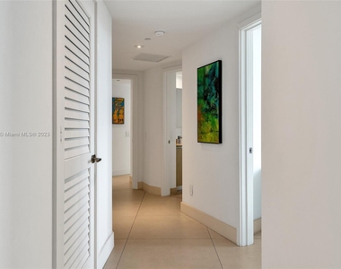 4111 S Ocean Dr - Photo Thumbnail 23