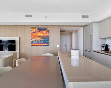 4111 S Ocean Dr - Photo Thumbnail 6