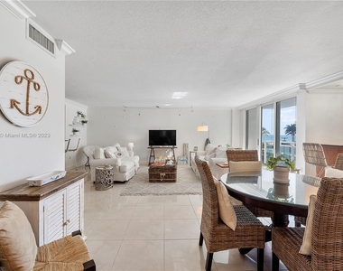 6917 Collins Ave - Photo Thumbnail 21