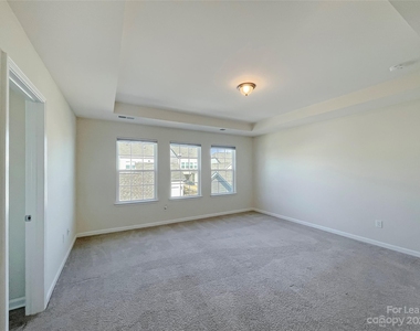 8227 Cornhill Avenue - Photo Thumbnail 9