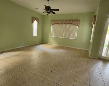 1042 Grove Park Circle - Photo Thumbnail 21