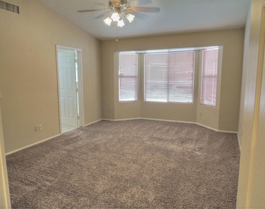 2140 E Mountain Sky Avenue - Photo Thumbnail 6