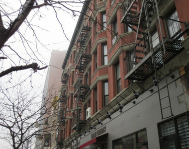 West 125th Street - Photo Thumbnail 8