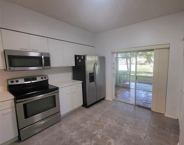 8062 Sanibel Dr - Photo Thumbnail 7