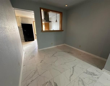 4608 S Granite Avenue - Photo Thumbnail 4