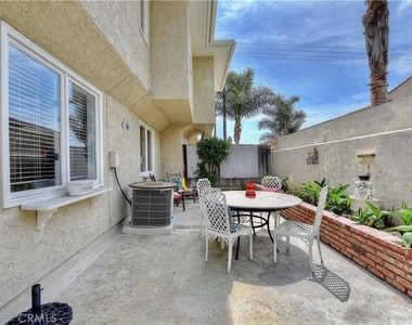 2463 Irvine Avenue - Photo Thumbnail 8