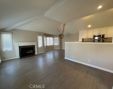 2463 Irvine Avenue - Photo Thumbnail 3