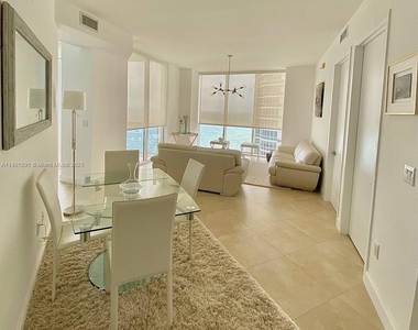 18201 Collins Ave - Photo Thumbnail 2