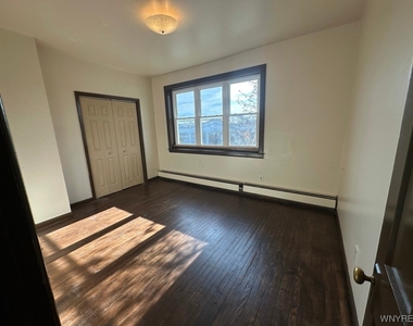 654 Hertel Avenue - Photo Thumbnail 6