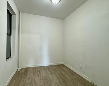 2305 2nd Avenue - Photo Thumbnail 9