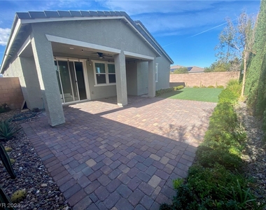 2748 Alta Vista Street - Photo Thumbnail 10