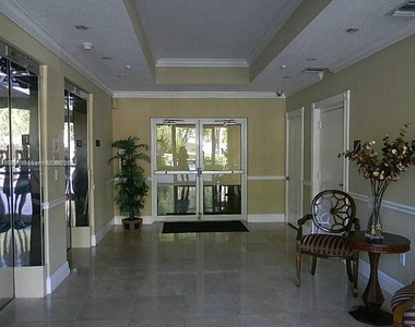 201 Golden Isles Dr - Photo Thumbnail 4