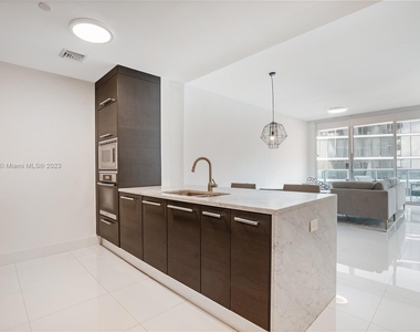 900 Biscayne Blvd - Photo Thumbnail 8