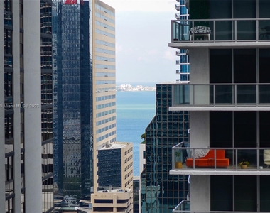 1000 Brickell Plaza - Photo Thumbnail 8