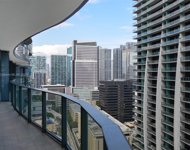 1000 Brickell Plaza - Photo Thumbnail 13