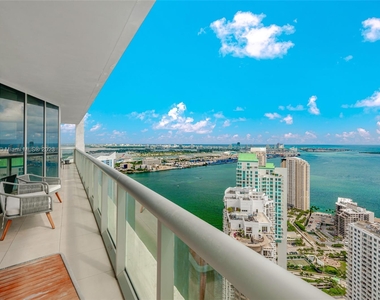 465 Brickell Ave - Photo Thumbnail 28