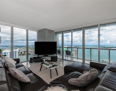 465 Brickell Ave - Photo Thumbnail 16