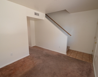 4327 E Bellevue Street - Photo Thumbnail 7