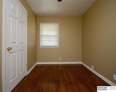 3510 N 56 Street - Photo Thumbnail 12