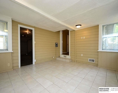 3510 N 56 Street - Photo Thumbnail 14