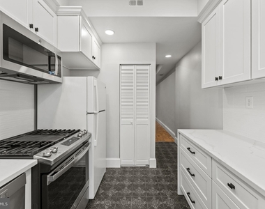 2423 I Street Nw - Photo Thumbnail 11