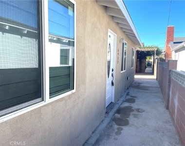 6932 Fallbrook Avenue - Photo Thumbnail 18