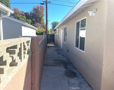 6932 Fallbrook Avenue - Photo Thumbnail 17