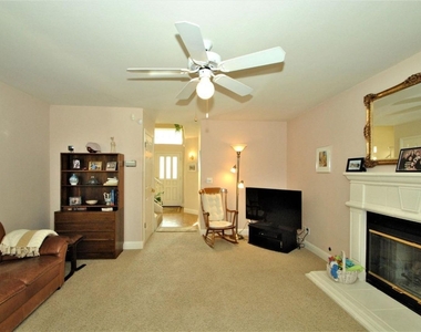 412 Braddock Dr - Photo Thumbnail 11