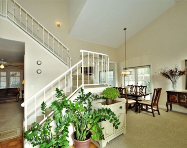 412 Braddock Dr - Photo Thumbnail 1